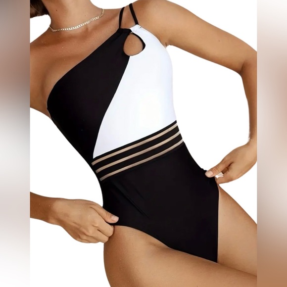 231. Black/White One Shoulder One Piece Swimsuit - Picture 1 of 2